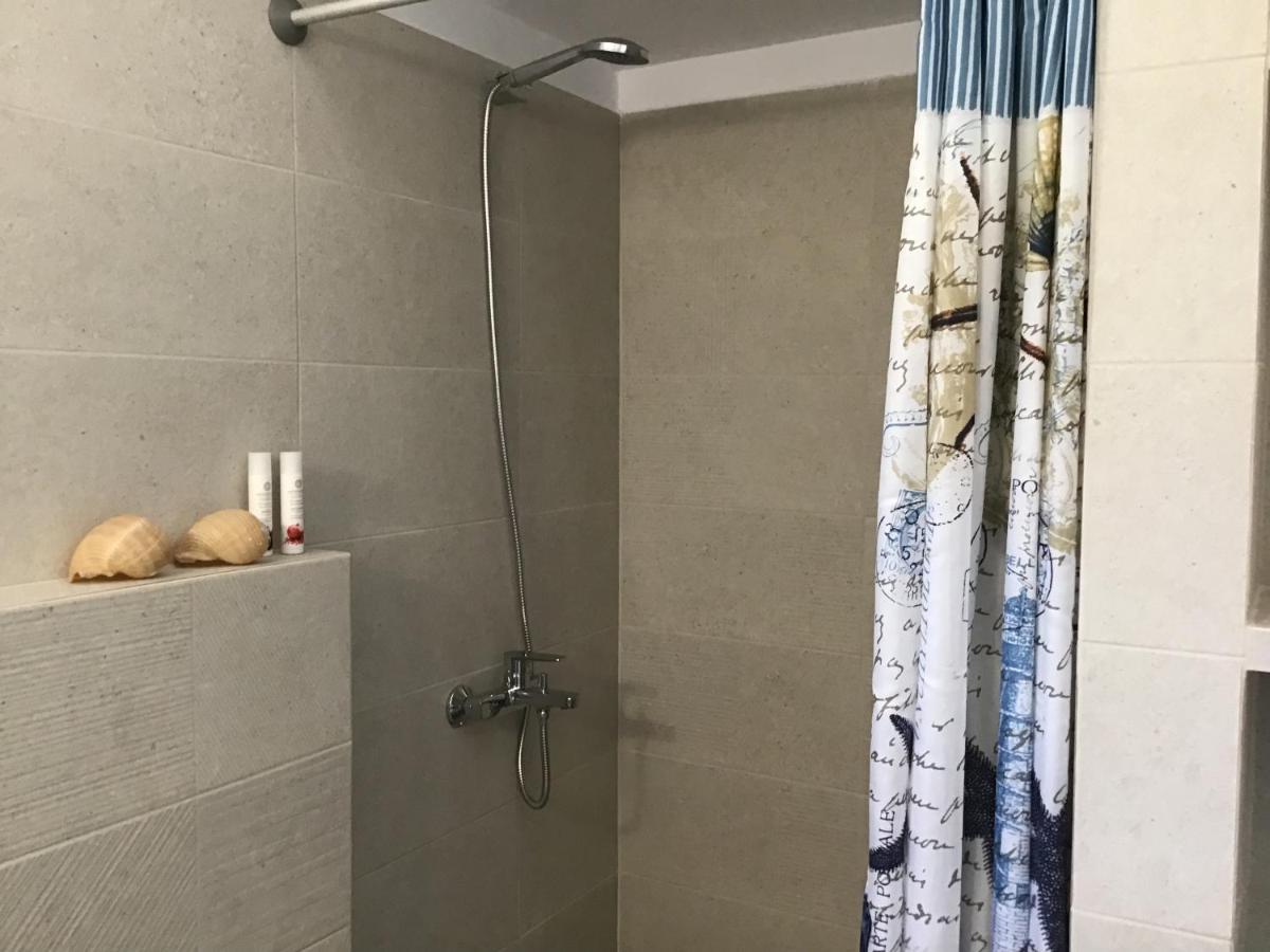 Albatross Holiday Apartments アギオス・ソスティス エクステリア 写真
