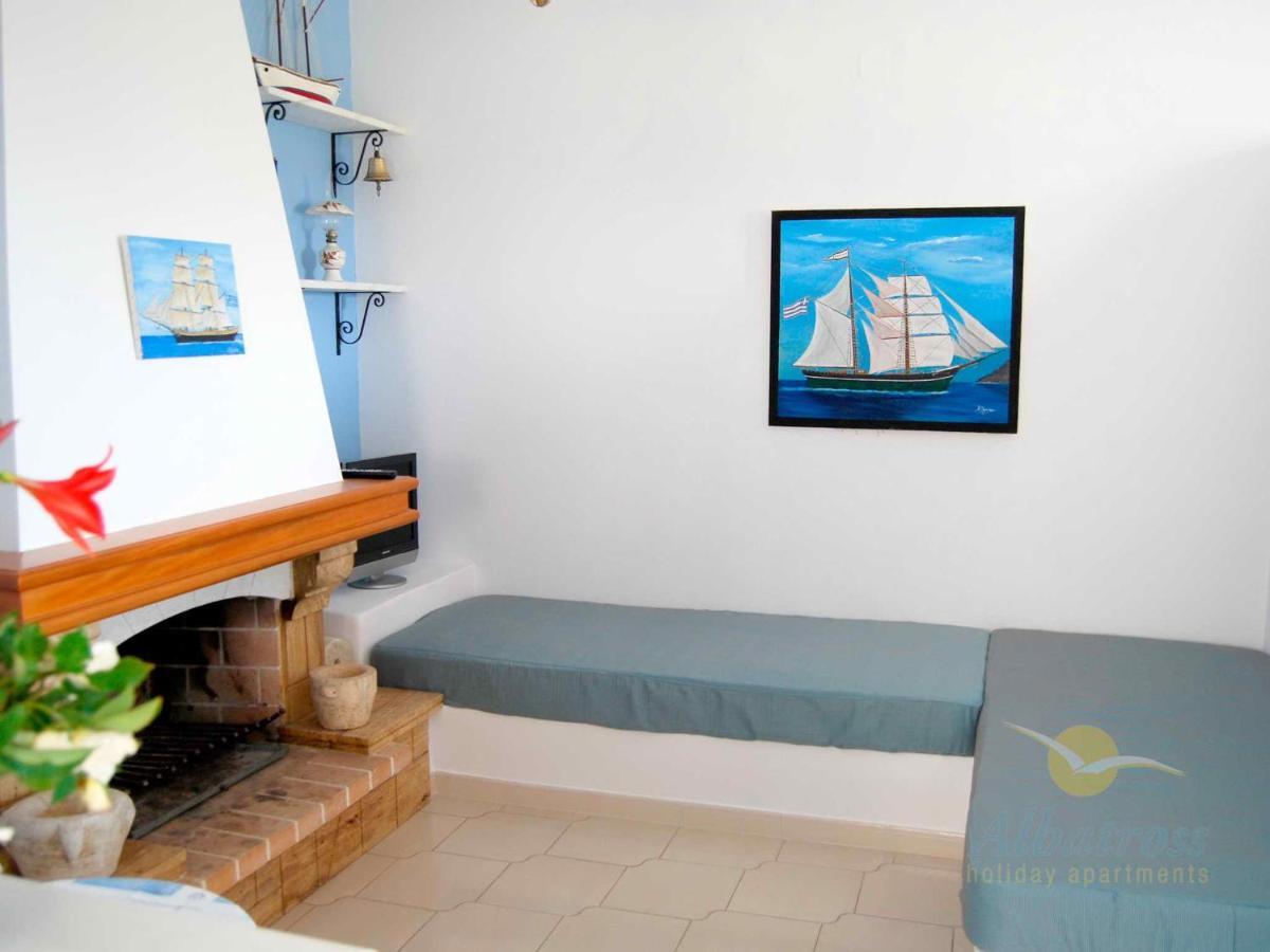 Albatross Holiday Apartments アギオス・ソスティス エクステリア 写真